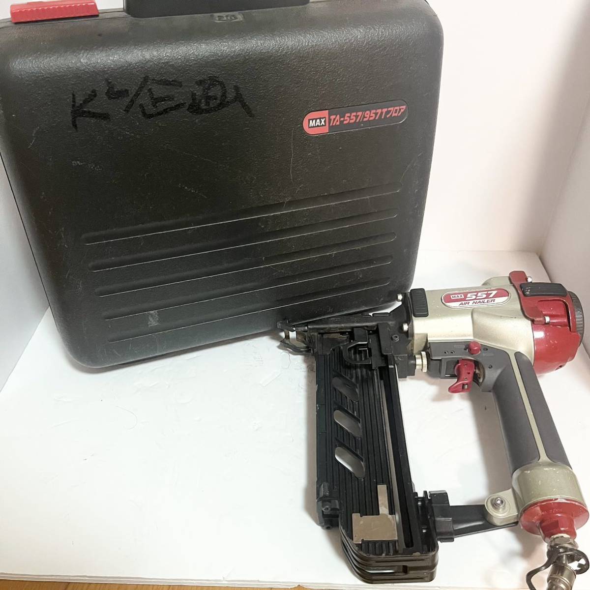 MAX マックス エアネイラ TA-557/957Tフロア エアー釘打ち機|Yahoo