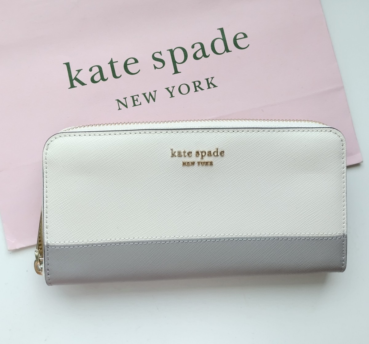 【新品】kate spade　 長財布 ラウンドジップ　ホワイト　ピンク