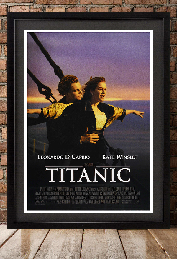 海外版ポスター『タイタニック』（Titanic）#1★レオナルド・ディカプリオ/ケイト・ウィンスレット/ジェームズ・キャメロン_額装イメージ（額は付属しません）
