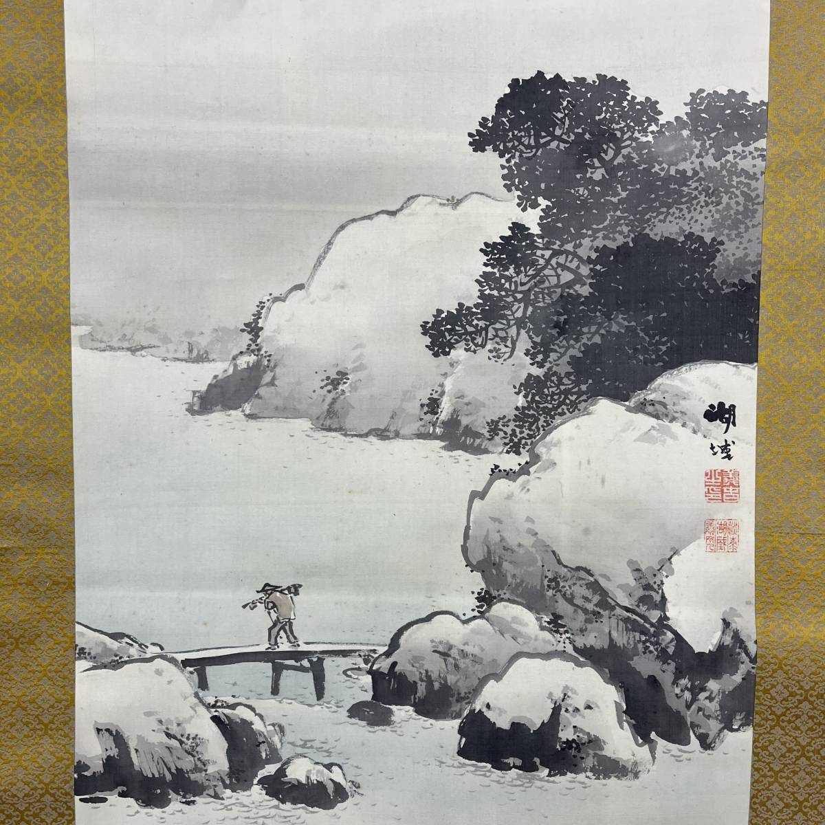 真作】//湖城/雪中山村人物図/人物/山水/布袋屋掛軸A-329 真作】//湖城/雪中山村人物図/人物/山水/布袋屋掛軸A-329