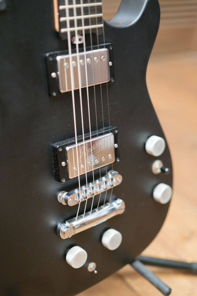 Manson Guitar Works MA-1 EVO Fuzz Factory Satin Black 新品同様 中古美品_画像2