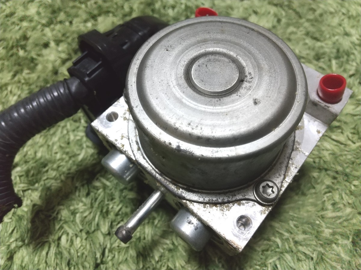 セレナ NC26 ABSアクチュエーター 参考品番 47660-1VB6A 日産 中古品 テストOK FNC26 CC26 C26　_画像2