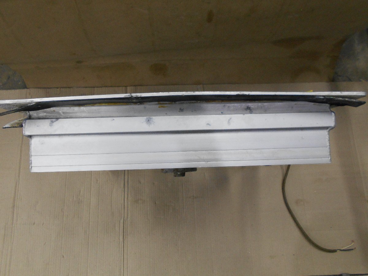 6120円 25-838 旋回窓 回転窓 固定式窓付き 旋回窓外径約34cm 6120円 25-838 旋回窓 回転窓 固定式窓付き 旋回窓外径約34cm