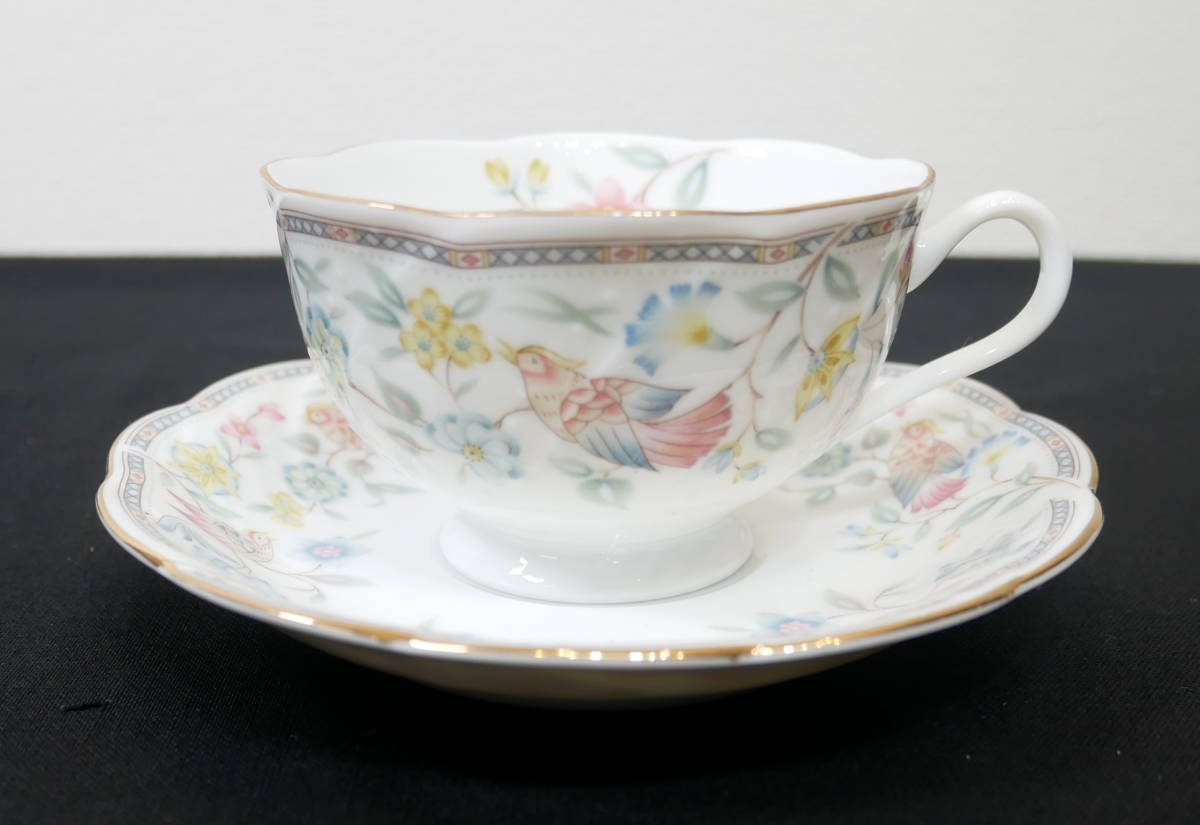 ▲(R510-F65) NARUMI CHINA ナルミ チャイナ カップ&ソーサー 5客セット 花柄 鳥 金縁 レトロ 洋食器_画像2