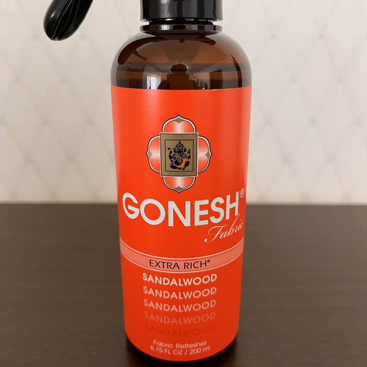 GONESH ガーネッシュ 布製品用消臭剤・芳香剤 200ml 4本セット　サンダルウッド　ファブリックリフレッシャー_画像2
