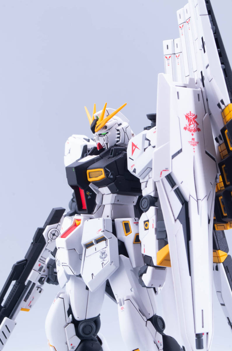 RG 1/144 νガンダム 塗装済み完成品_画像1