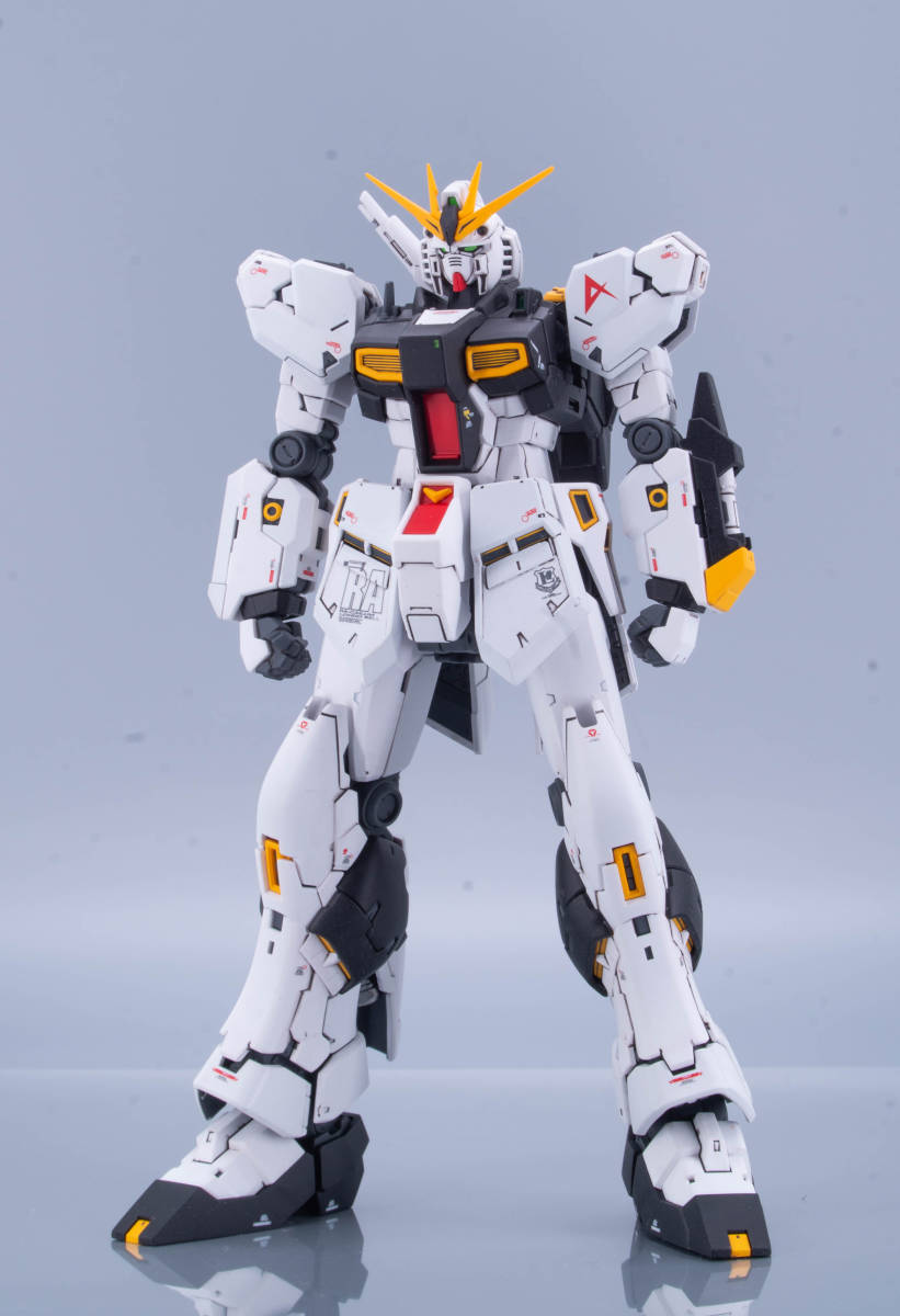 RG 1/144 νガンダム 塗装済み完成品_画像2