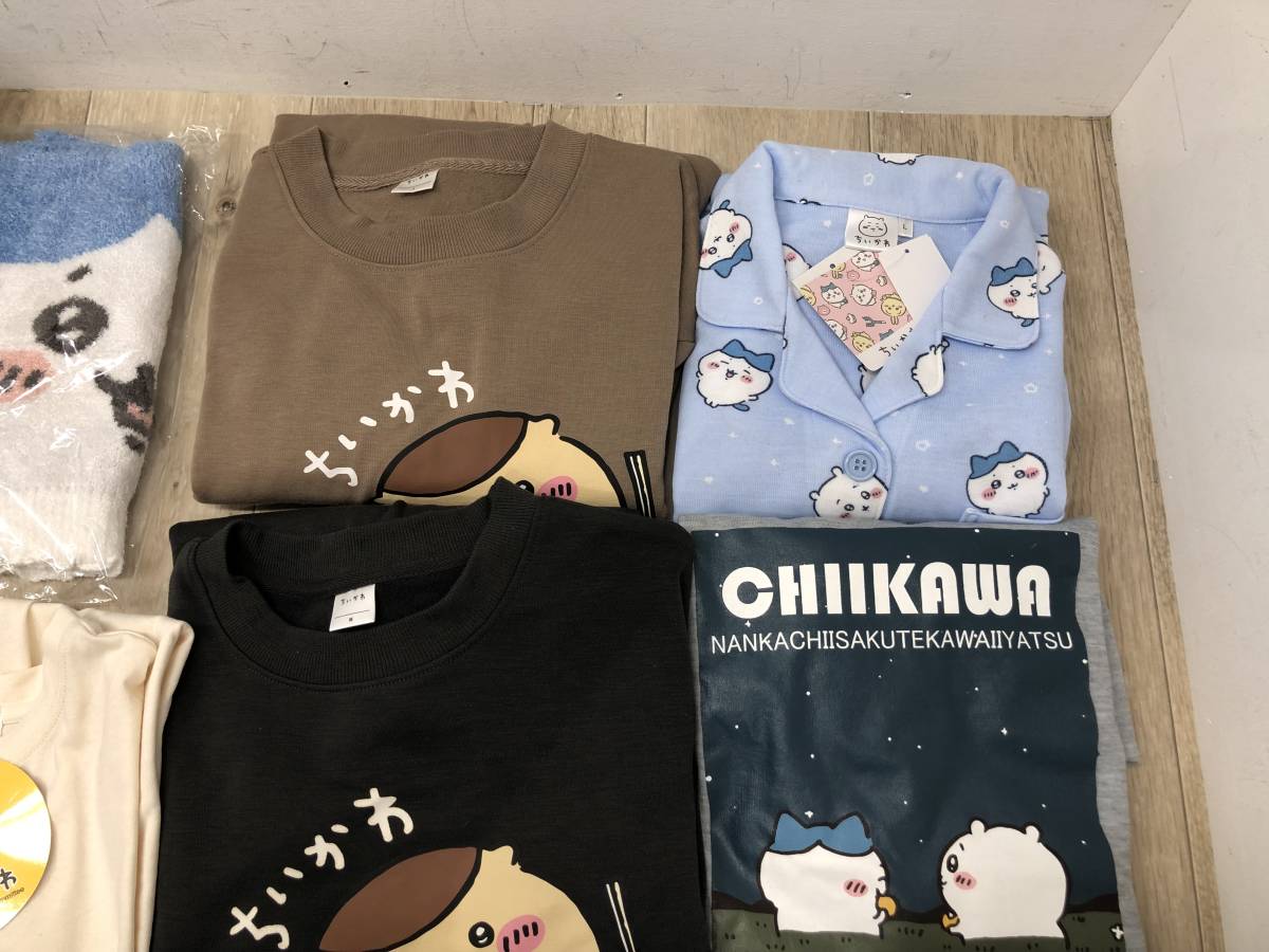 110　☆）　ちいかわ　衣類　まとめ　中古・現状品　Tシャツ　トレーナー　ルームウェア　ブランケットなど　しまむら_画像2