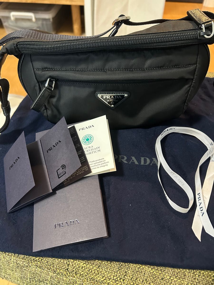 PRADA プラダ Re-Nylon xサフィアーノレザー ショルダーバッグ
