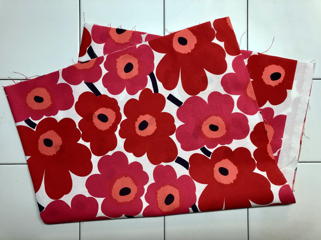 【SALE】marimekko　ハーフカットクロス／はぎれ　ピエニ＆ミニウニッコ　ホワイト×レッド　２枚セット　68×50cm　マリメッコ_画像6