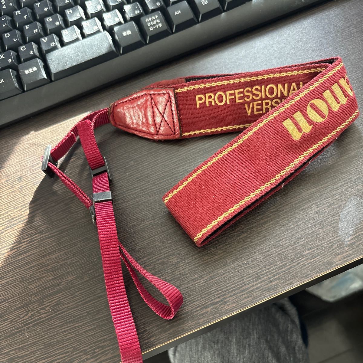 キヤノン Canon プロストラップ(刺繍)PROFESSIONAL VERSION キヤノン Canon プロストラップ(刺繍)PROFESSIONAL VERSION