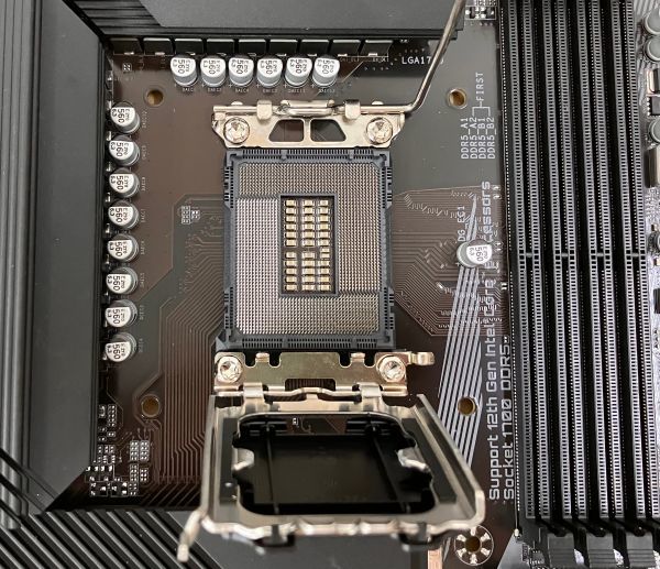 GIGABYTE Z690 UD Intel Z690 ULTRA DURABLE ATX マザーボード_画像5