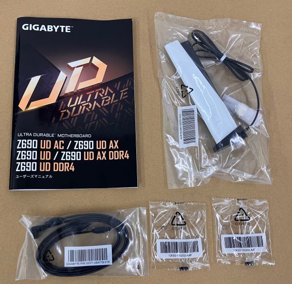 GIGABYTE Z690 UD AX DDR4 Intel Z690 ULTRA DURABLE ATX マザーボード_画像8