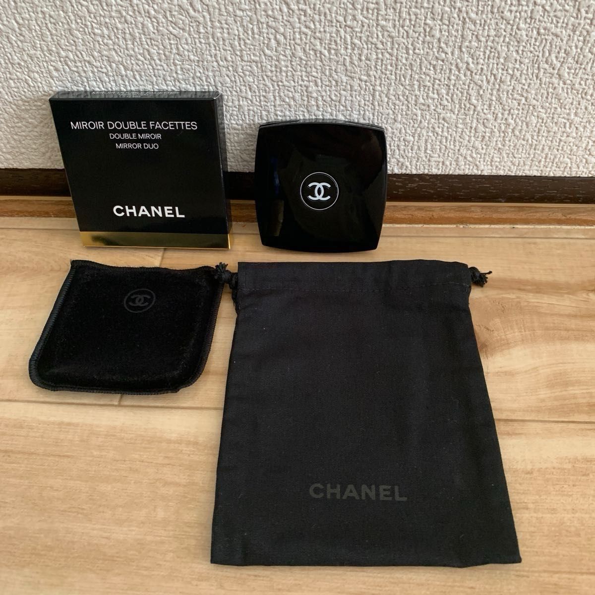 開封のみ新品未使用品CHANEL ミロワール ドゥーブル ファセット（ブラック）巾着袋付き 値下げ交渉不可