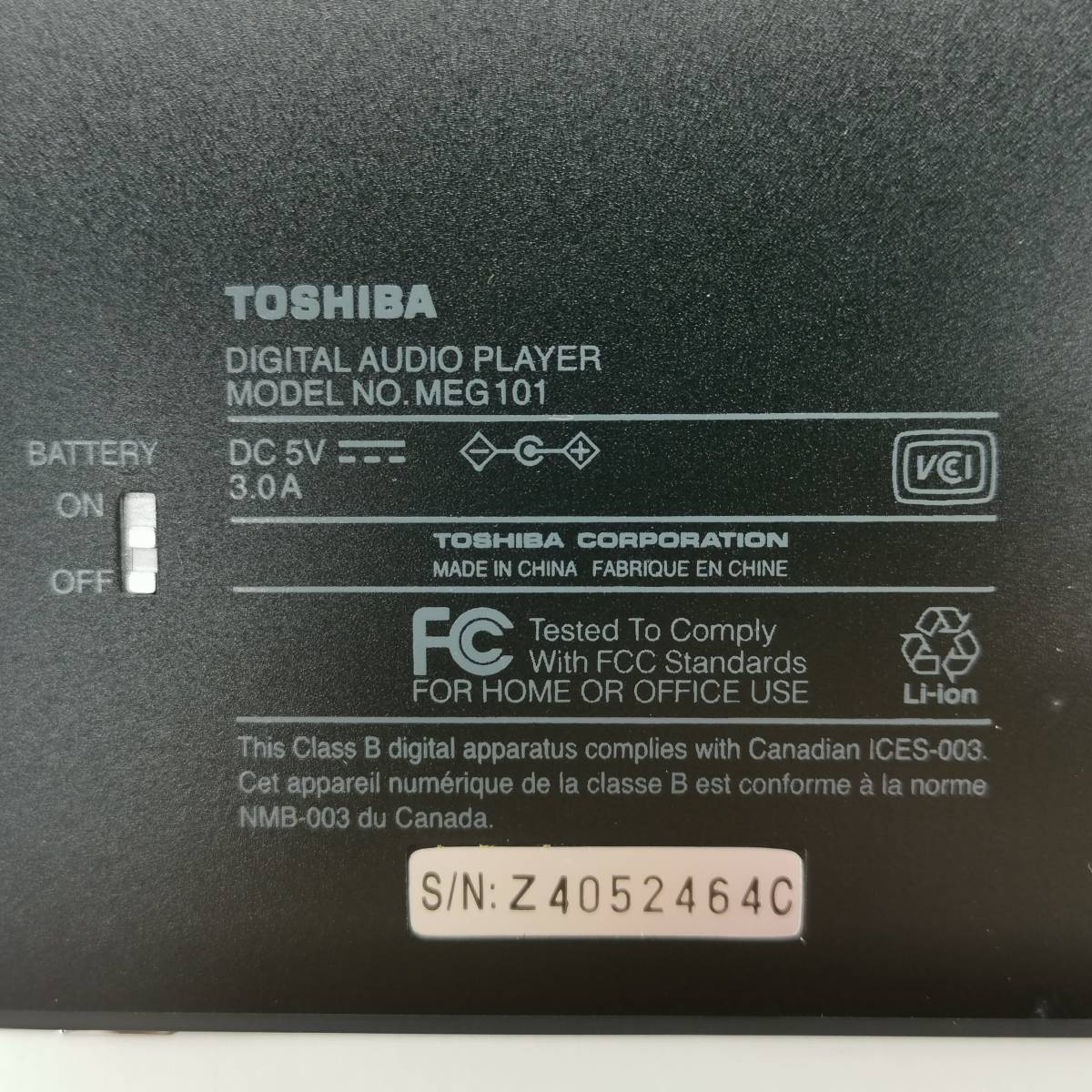 送料無料 TOSHIBA 東芝 デジタルオーディオプレーヤー gigabeat G10 MEG101(K) HDDプレーヤー 通電確認済み#11684 _画像4