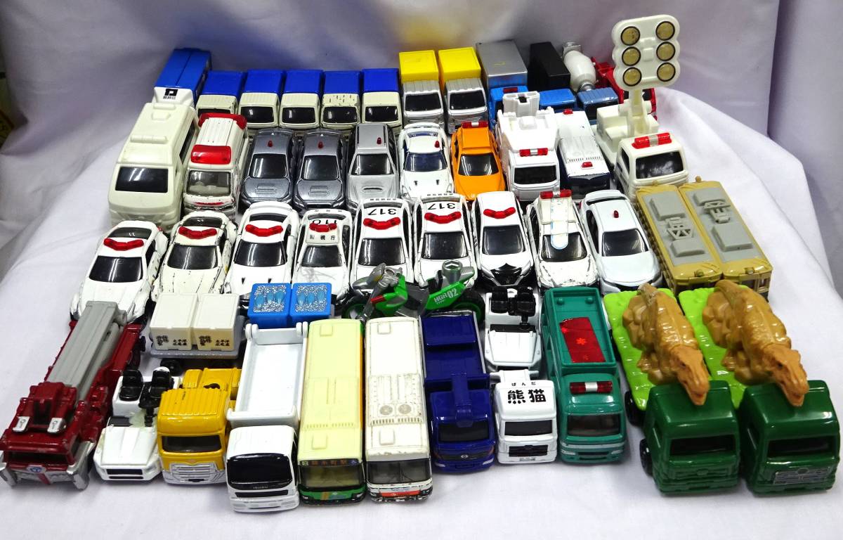 （お-J-373）トミカ まとめ売り TAKARATOMY おもちゃ ホビー 警察車両 消防車両 電車 バス 働く車 中古・長期倉庫保管品_画像1