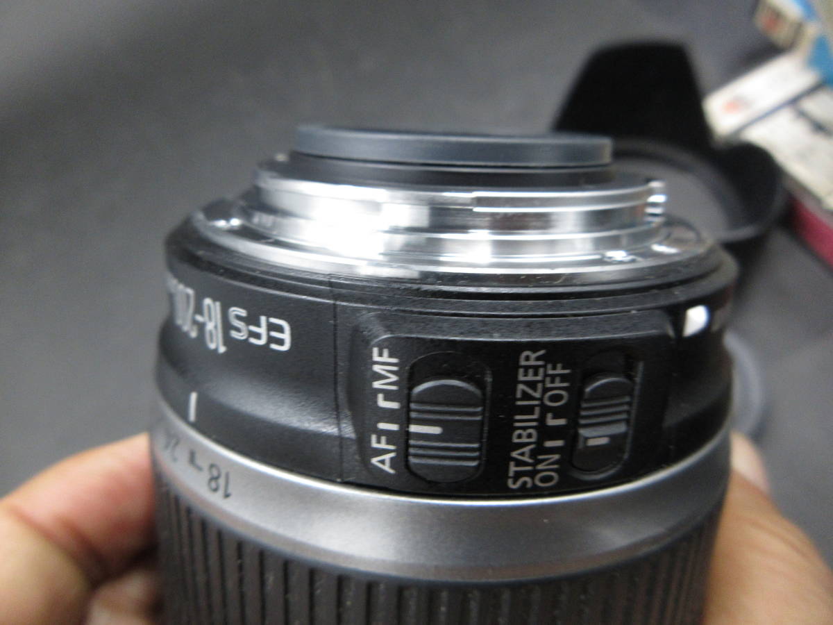 完動　美品　Canon EFS18-200mm 1:3.5-5.6 IS キャノン IMAGE STABILIZER フード付きレンズ _画像6