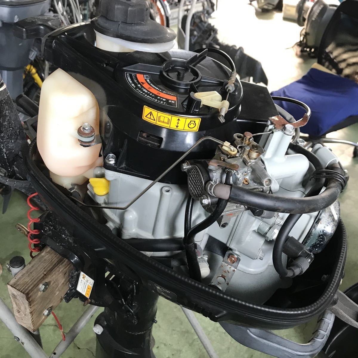残りわずか】 ②SUZUKI スズキ船外機 4スト 5馬力 00501F DF5 10馬力