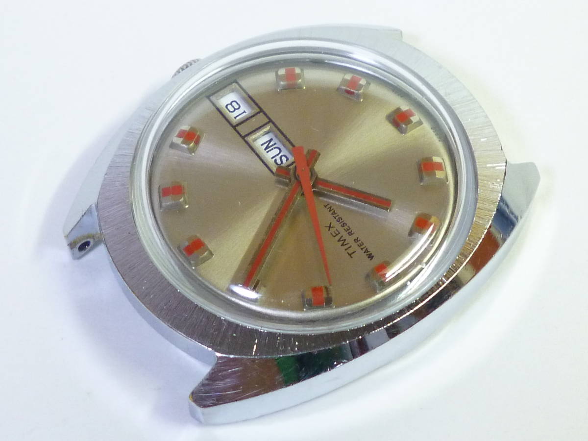 1970's 英国製 タイメックス TIMEX ウォッチ 腕時計 手巻 日付 曜日 ビンテージ メンズ 稼働品_画像3