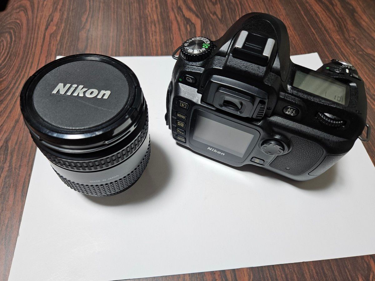 ニコンD50のカメラ本体とNikon NIKKOR AF-S 24ー50mm1:3.3ー4.5  ダブルズームキット です。