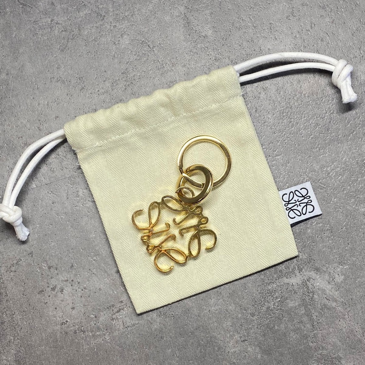 0982 LOEWE ロエベ アナグラム キーホルダー キーリング 0982 LOEWE ロエベ アナグラム キーホルダー キーリング