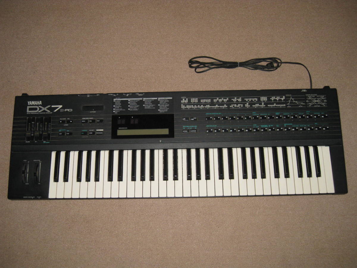 凄いおまけ付 往年の名器 YAMAHA　DX7ⅡFD 完動品_画像1