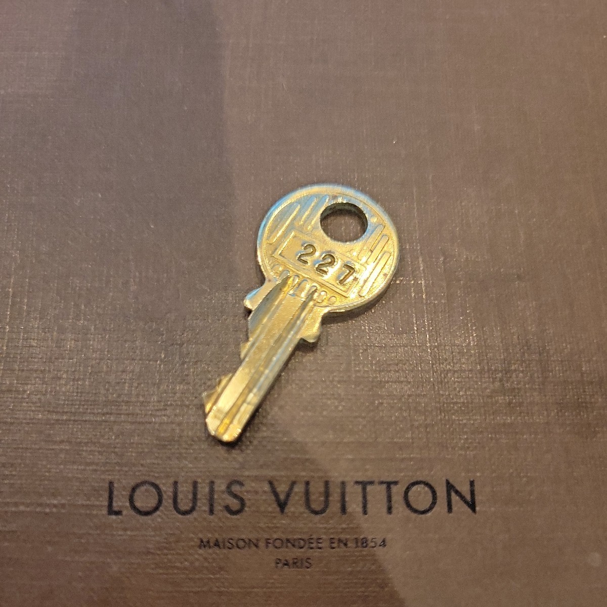 美品 Louis Vuitton パドロック カデナ 南京錠 ルイヴィトン 鍵 ゴールド 　番号　227　送料63円～_画像1