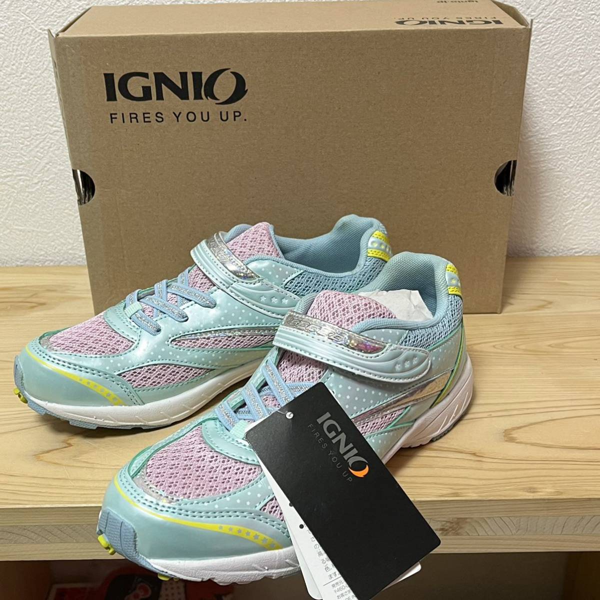 ▼IGNIO イグニオ ジュニアシューズ スニーカー 23.0㎝ グリーン PK IGC4924GRPK923 未使用 紙タグ付き お箱有り 子供用 運動靴 923 女の子_画像1