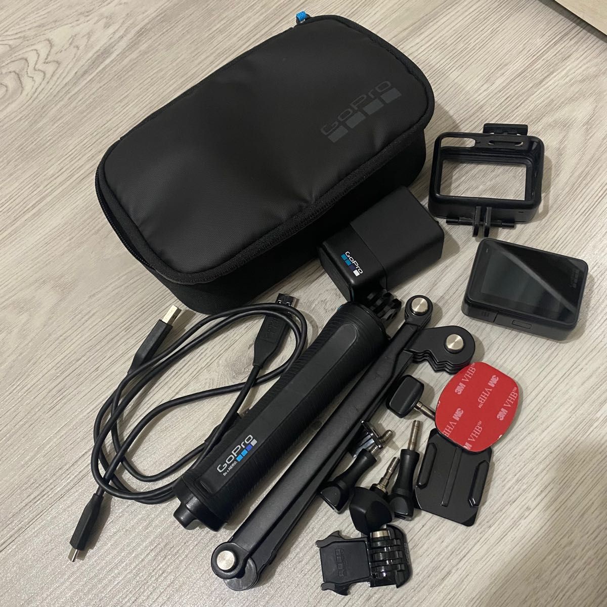 GoPro HERO7 Black 付属品付き バッテリー 充電器 自撮り棒
