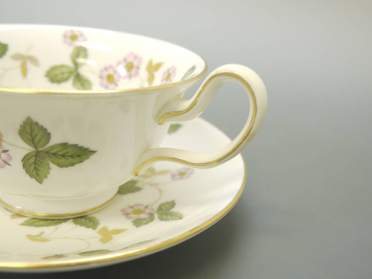 a77【15点まとめ売り】ウェッジウッド WEDGWOOD ワイルドストロベリー WILD STRAWBERRY イチゴ 金彩 カップ＆ソーサー/デミダス/マグカップ_画像4