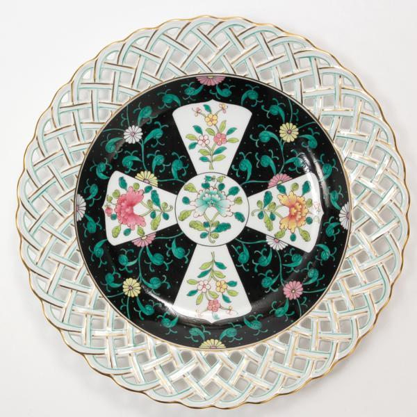 131: ヘレンド HEREND 西安の黒 透かし飾り皿