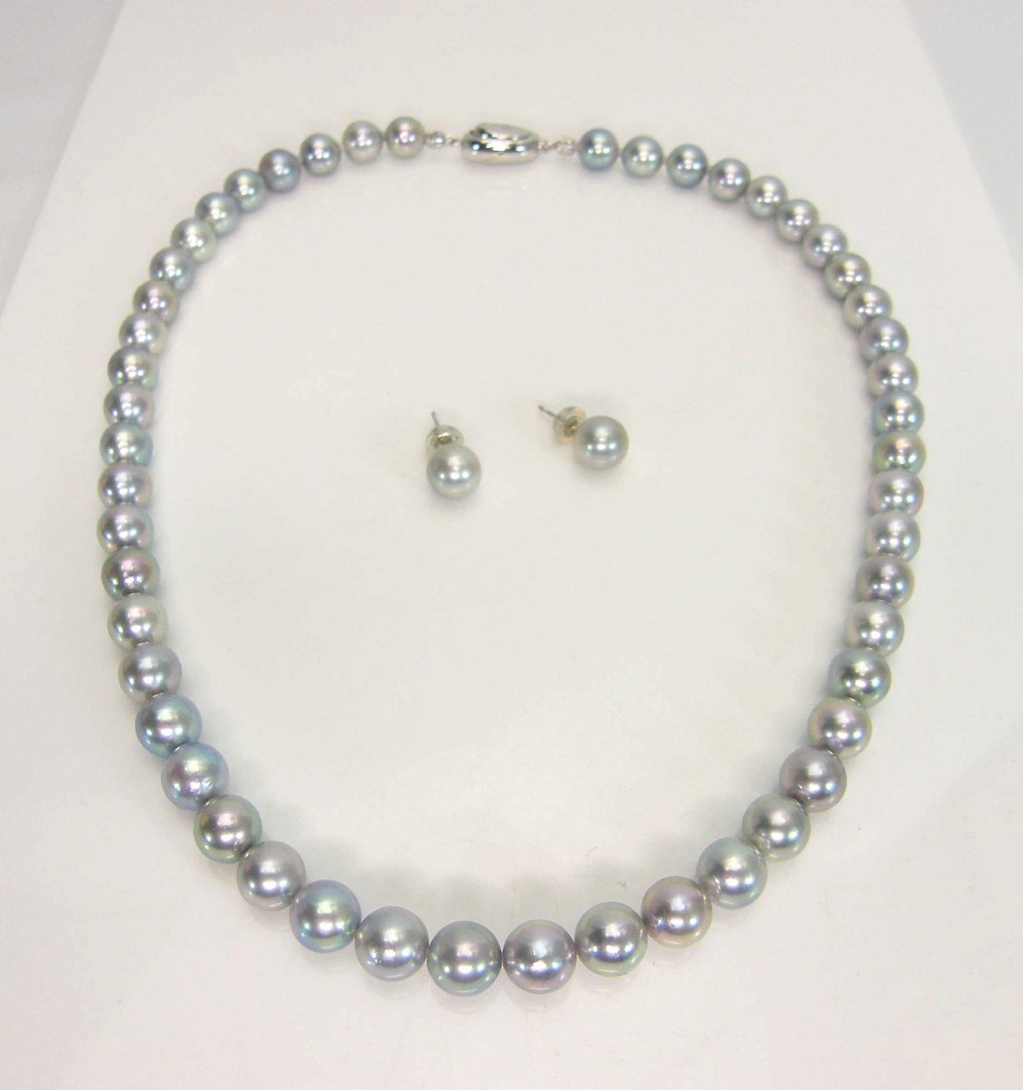 本真珠 シルバーカラー 8mm珠 ネックレス＆ピアス アコヤ真珠のサムネイル