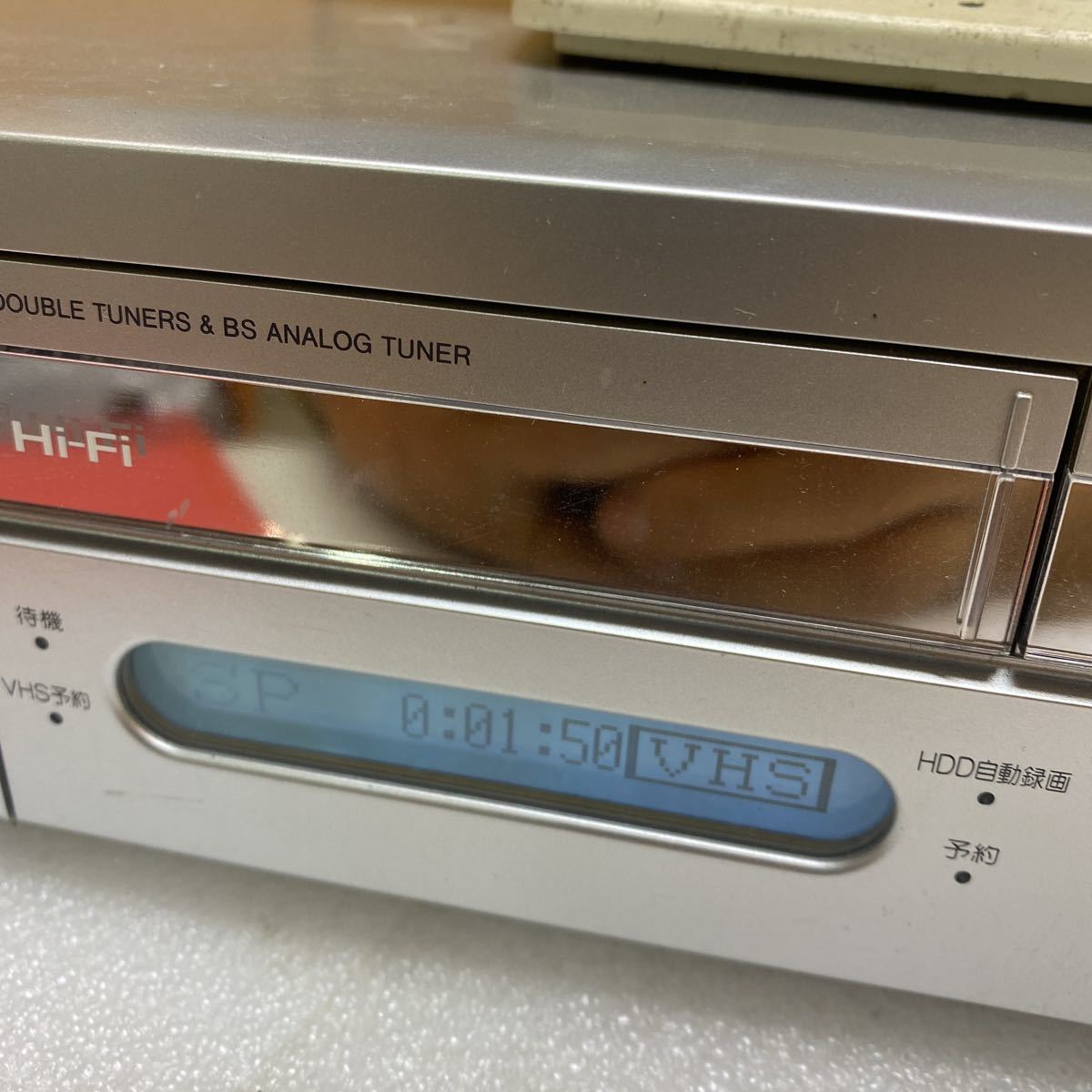 QW2566 シャープ　DV-HRW50 HDD.DVD.ビデオ一体型レコーダー　HDD再生ok/ビデオ一度再生しましたが、テープで出来ません、DVDジャンク　_画像2