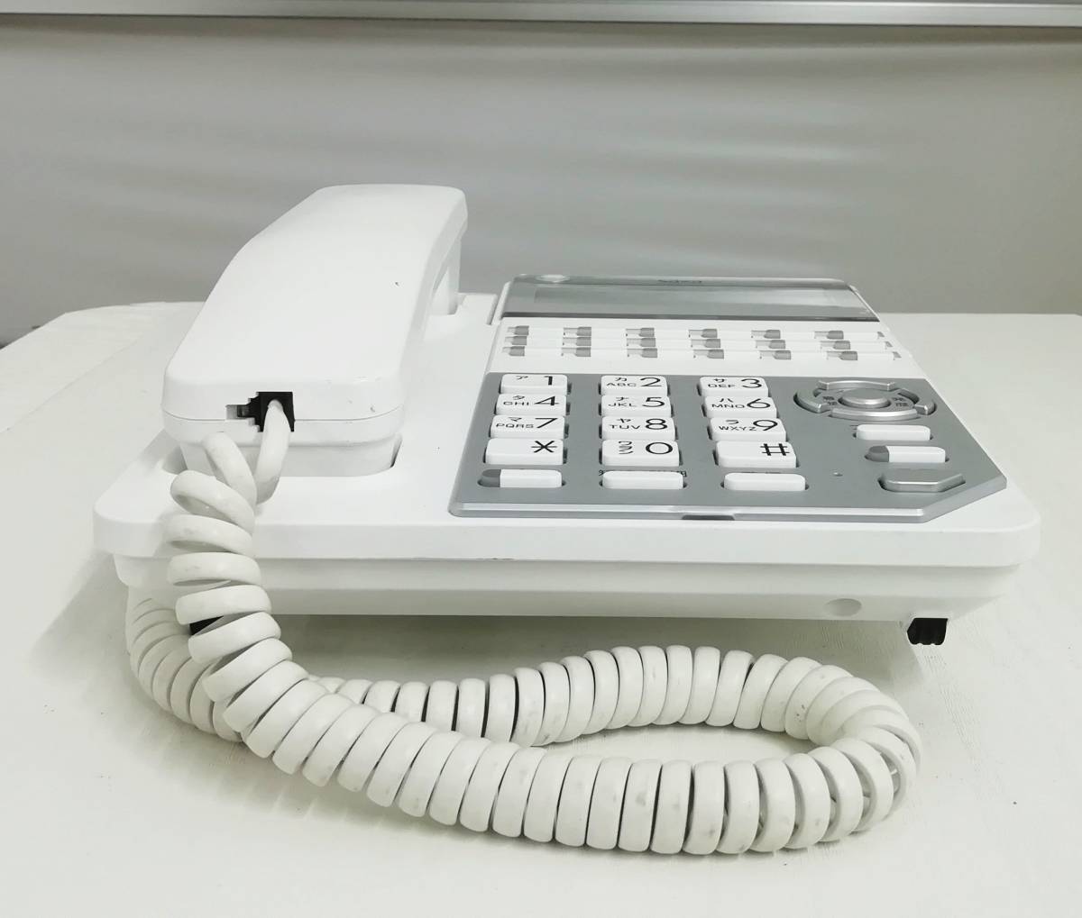 ■サクサ/saxa ビジネスフォン 電話機 TD1010（W)x2台 セット ホワイト 18ボタン標準電話機 業務用 即日発送 一週間返品保証【H23102308】_画像3