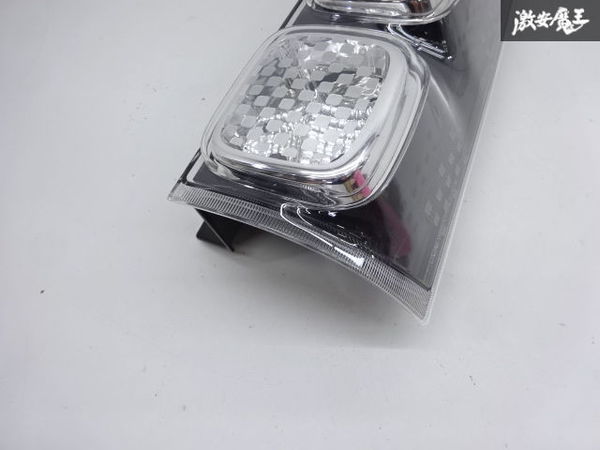 【割れ無し】スズキ 純正 MK53S スペーシア LED テールライト テールランプ 右 右側 運転席側 KOITO 220-5938L 点灯OK 即納 棚26-2_画像5