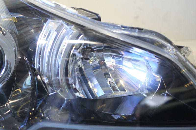 レガシィ ワゴン 2.5 (BR9 BM) 良品 右 ヘッドライト HID バラスト レベ キセノン インナーブラック 100-20061 84001AJ160 b2137-gys160の画像2