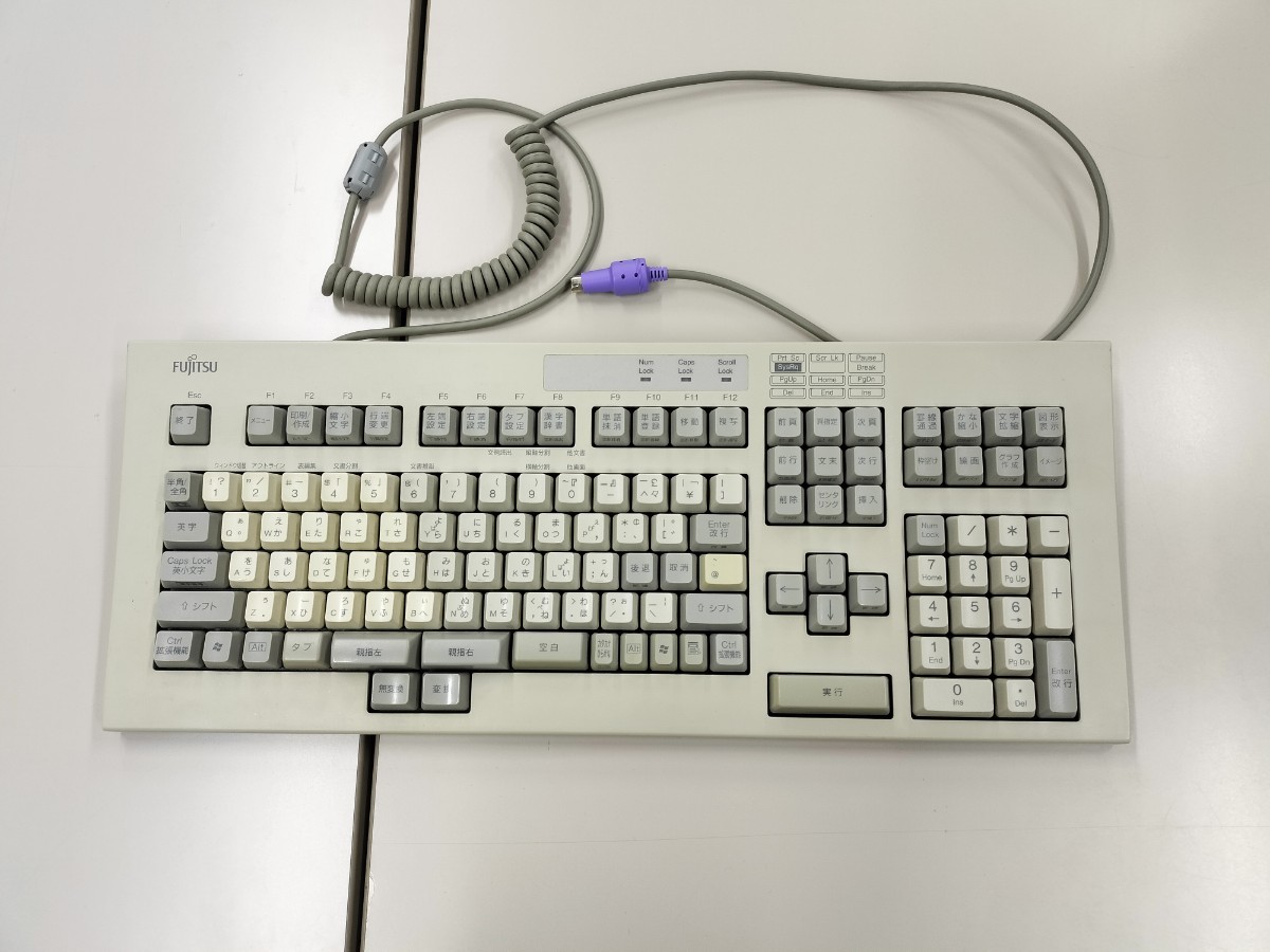 人気 キーボード  日立製作所  カールコード 即決 中古