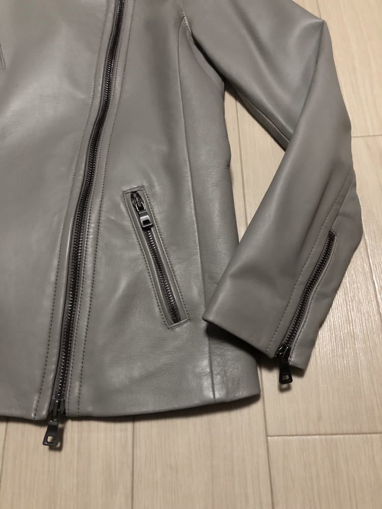 希少 超美品 COACH コーチ 最高級 ラムレザー ライダース ジャケット XS(S) グレー ブラック 黒 ベージュ レザー ダブル ライダース コート_画像9