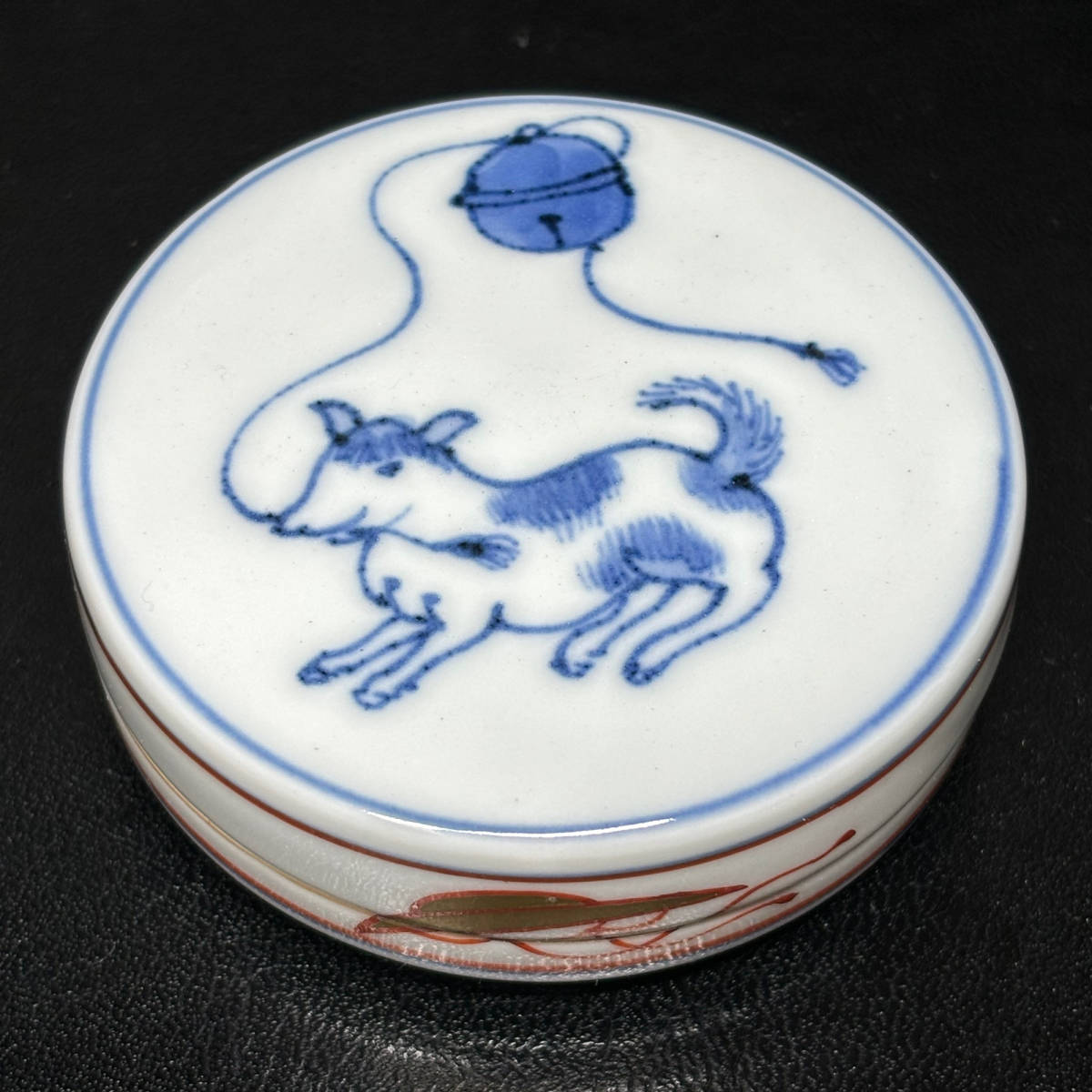 ★茶道具/陶磁器！染付 戌(犬) 香合！『清閑寺窯』造！共箱！★の画像3