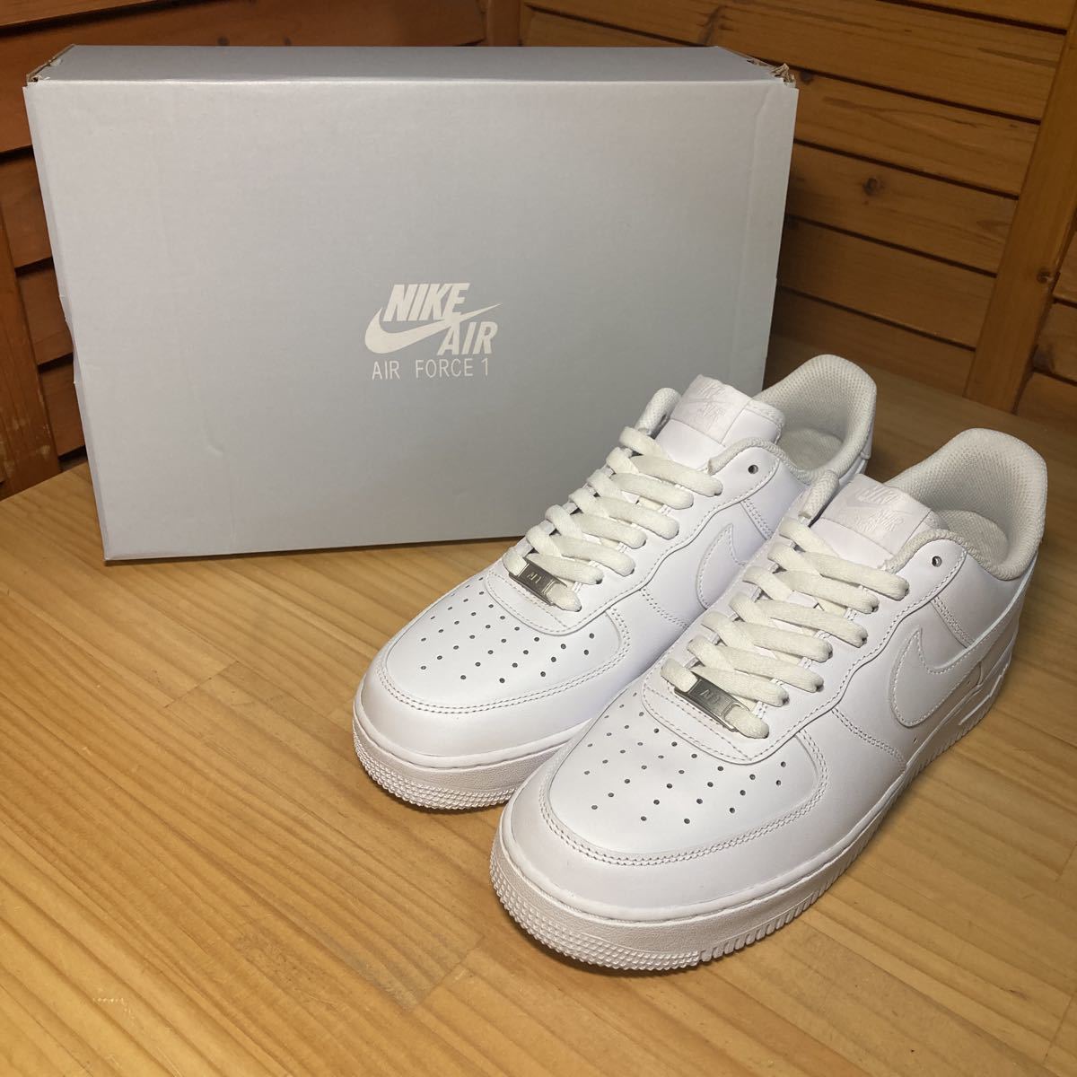 Y送料無料△644未使用品【NIKE ナイキ】箱 タグ付 CW2288-111 AIR FORCE 1 '07 LOW ホワイト SIZE US 9.5_画像1