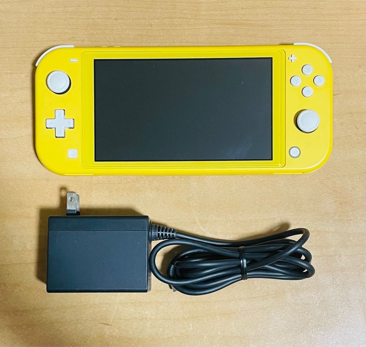 Nintendo Switch Lite ニンテンドースイッチライト 本体 イエロー AC