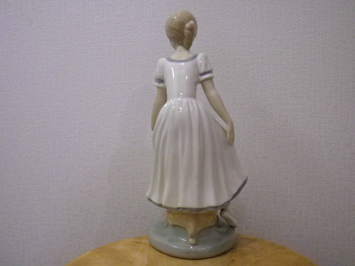 ＲＥＸ　陶人形　フィリギン　白い服を着た少女　スペイン製_画像4