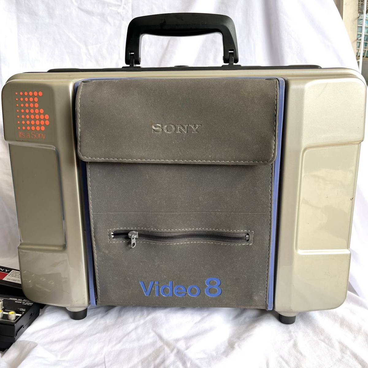 ソニー SONY ビデオカメラ Video8 AF CCD-V8AF アダプター ケース付 レトロ家電 ビデオカメラレコーダー レトロ_画像9