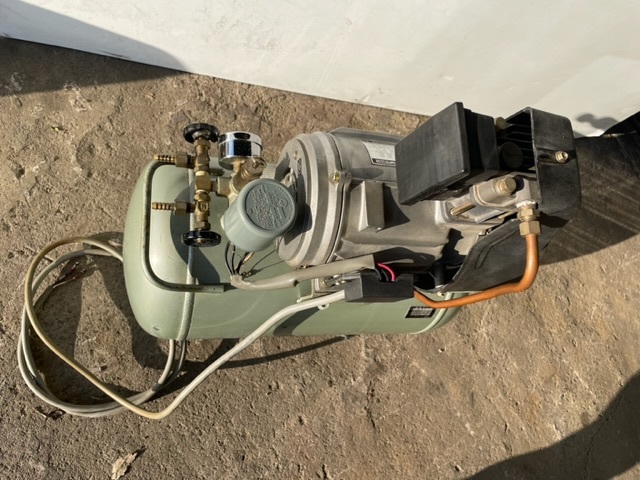 HITACHI/トキコ㈱ エアーコンプレッサー/BEBICON 30L 0.4,OP-7S HITACHI/トキコ㈱ エアーコンプレッサー/BEBICON 30L 0.4,OP-7S