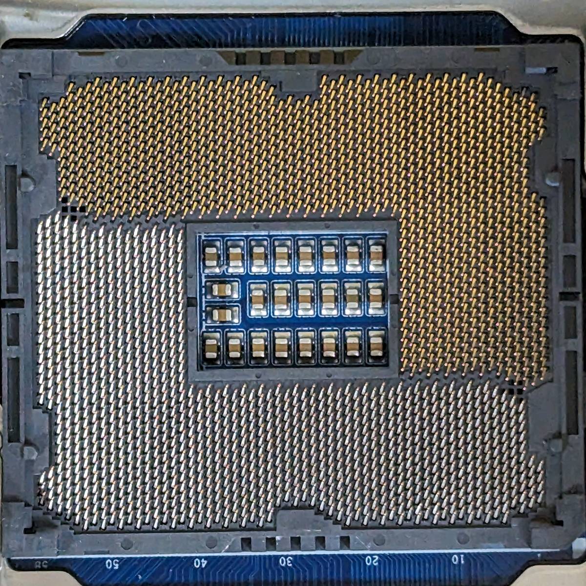 Shuttle SX79R5 LGA2011 キューブ型ベアボーンキット 動作未確認 Shuttle SX79R5 LGA2011 キューブ型ベアボーンキット 動作未確認