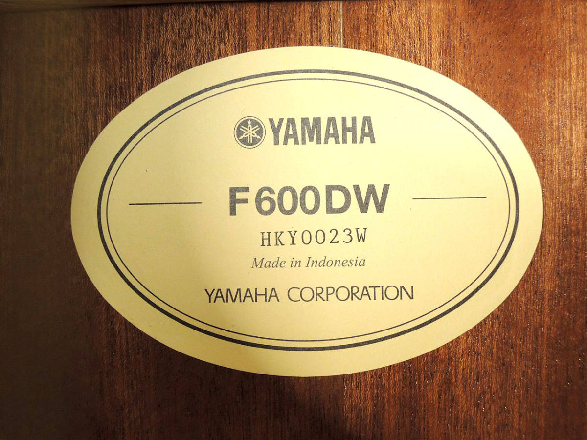〓 2) YAMAHA/ヤマハ アコースティックギター F600DW 650mm フォークギター ソフトケース付き ε_画像7