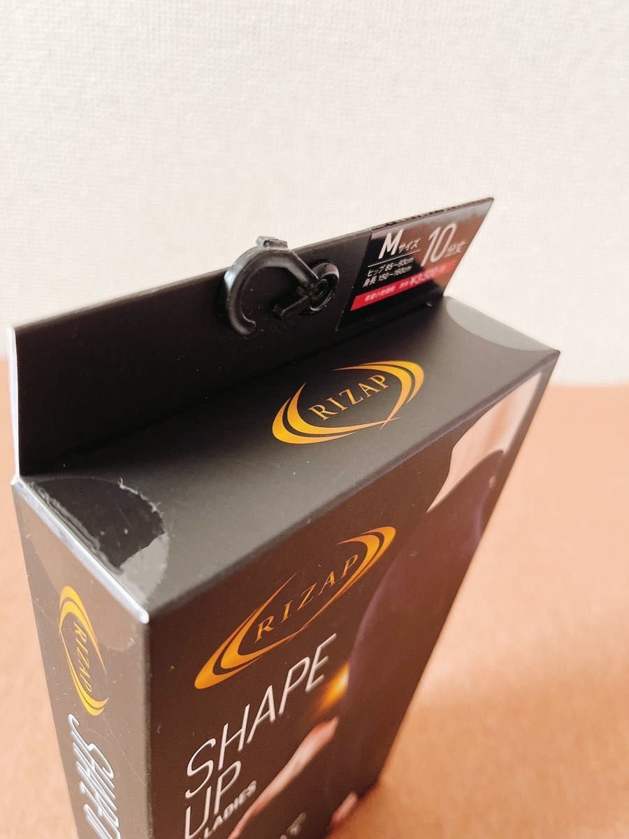 RIZAP/ライザップ 完全無縫製シェイプアップボトム・着圧レギンス 10分丈 黒 Mサイズ 新品未開封 定価3,850円