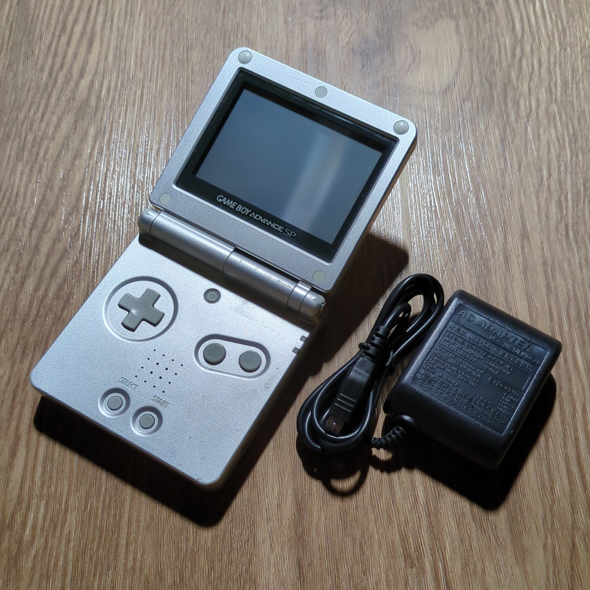 GBA ゲームボーイアドバンスSP プラチナシルバー 充電器付き XJH11392860-