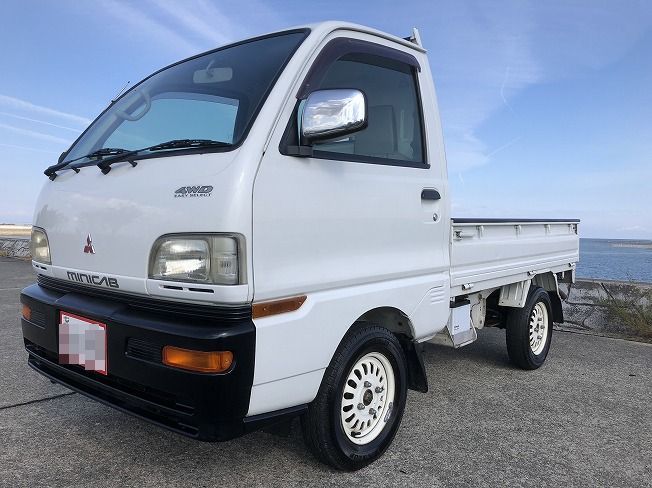  Mitsubishi U42T Minicab Truck VX Special Edition edges opening 4WD HI LO switch 5 speed air conditioner power steering with pretest selling out 
