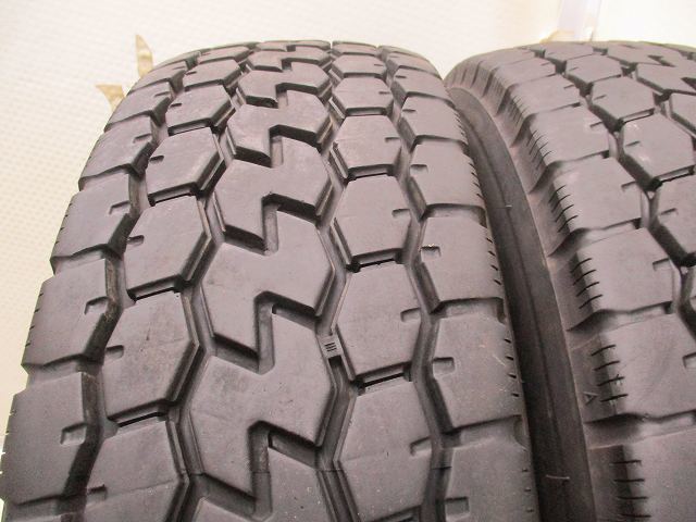 205-70R16 111/109N LT 8.5分山 ヨコハマLT752R 2022年製 トラック 中古タイヤ【2本】送料無料(M16-5226）_画像3